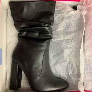 SIZE 6.5 BLACK BOOTS
